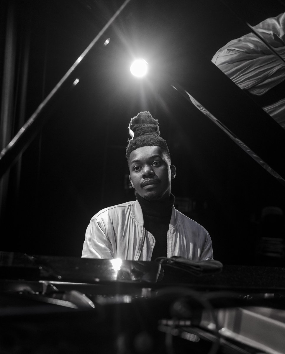 Simanga_Zondo's tweet photo. International Jazz Day
AbaseMkhathini
Frame 1: @nduduzomakh Nduduzo Makhathini
Frame 2: @zibumac Zibusiso Makhathini
📷 : Me
#InternationalJazzDay #jazz #portrait #bluenotejazz https://t.co/wl99M7Aj2T