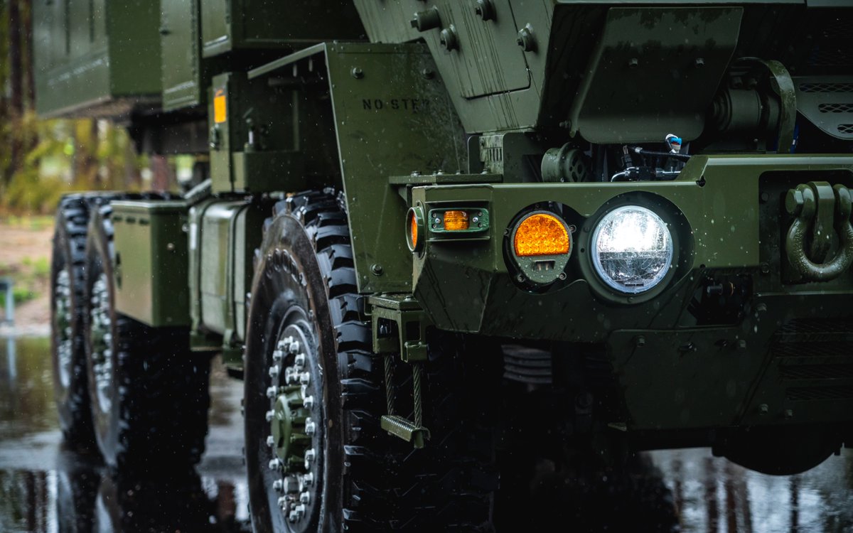 Kaitsevägi sai kätte kuus HIMARS mitmikraketiheitjat, mis suurendavad oluliselt Eesti süvalöögivõimet. Koostöös USA sihtüksusega „Võit“ on kaitsevägi viinud läbi raketisuurtükiväe patarei isikkoosseisu eel-õppe ning suvel algavad esimesed lahinglaskmised.

kaitseinvesteeringud.ee/kuus-himars-mi…