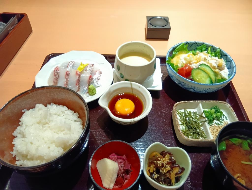 hiro_bsearch's tweet photo. 4月お疲れ様でした！
今日���初ランチ会行ってきました！🥰
鯛茶漬け美味でした🤤🤤
職場周辺開拓していきたい🤔
美味しいもの食べると幸せな気分になりますね！！ https://t.co/yaWI66emHp