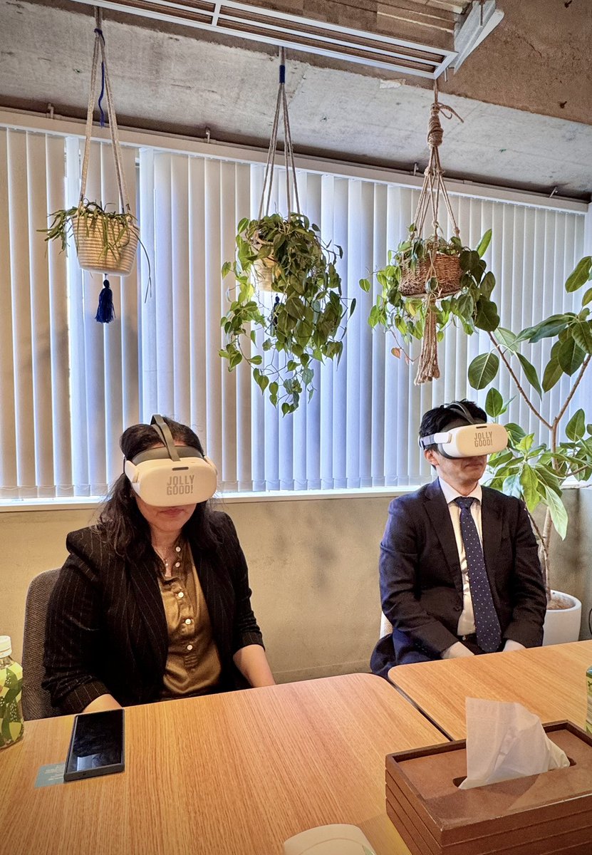 kensukejoji's tweet photo. ジョリーグッドVRを体験しに来日！？サウジアラビアのキングサウード大学の血管外科医アルモサ先生が来社！　#医療VR #ジョリーグッドプラス #中東 #カナダ https://t.co/qNmfYipZVU