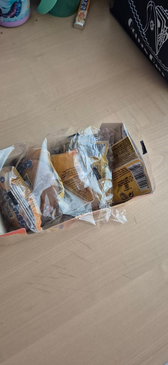bealadriel77's tweet photo. Compradas de hoy y por si cuestan poco 5 para que te venga 1 conchita menos,a quien debo reclamar? @productoscodan https://t.co/hcFEf1sdOF