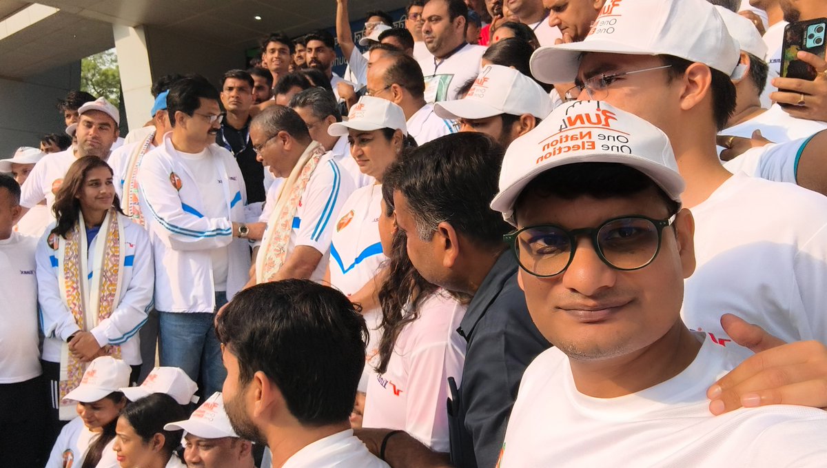jeetendra811's tweet photo. One Nation, One Election’ Run at Delhi University. Honoured to volunteer alongside Union Education Minister @dpradhanbjp ji BJP National General Secretary  @sunilbansalbjp ji CM @gupta_rekha  ji @BJYM4DL Olympian 
@BabitaPhogat, Vice Chancellor Prof. Yogesh Singh @Students4ONOE https://t.co/L45CppM3BS
