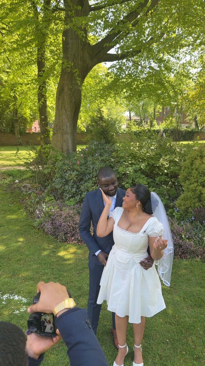 juneepictures's tweet photo. Yesterday was a vibe Mide x Sandra 

We know you enjoy a good love story and we love to capture it for you. Call us today 😉

#juneepoctures #courtwedding #birmingham #portraits https://t.co/RODM5Q2wsV