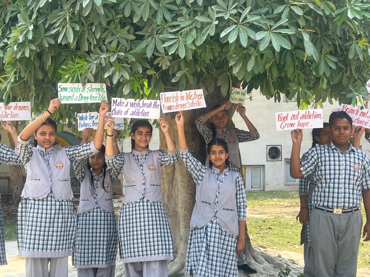 SGGSNSS1CHD's tweet photo. @sggscps @SGGSNSS2Chd @_NSSIndia @NssChandigarh
#WishTreeAgainstDrugs 

30 April, 2025
Students of SGGS Collegiate Public School participation in Anti-drug Campaign https://t.co/E6zMrWGi1l