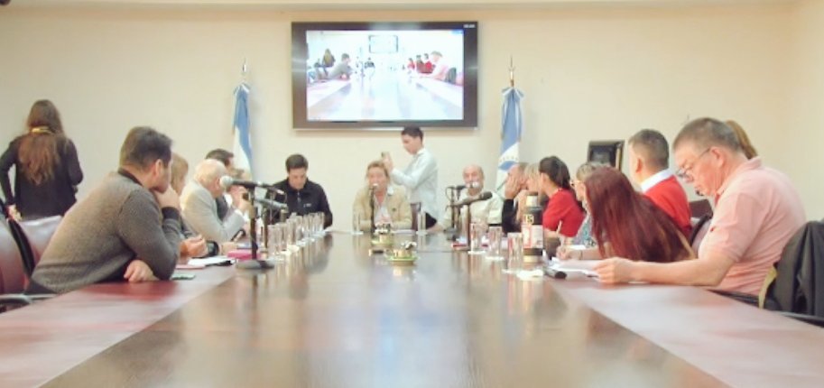 FernandezRamon_'s tweet photo. #BuenMiércoles iniciamos #ComH ♻️ recibimos a Maximiliano Knüll Coordinador de la Fundación Tierras Patagónicas y
María Cecilia de Larminat Presidenta de la Sociedad Rural del Neuquén 🚒 recibimos sugerencias y aportes para la creación del Sistema Provincial de Manejo del Fuego🌄 https://t.co/D8tIoOopVS