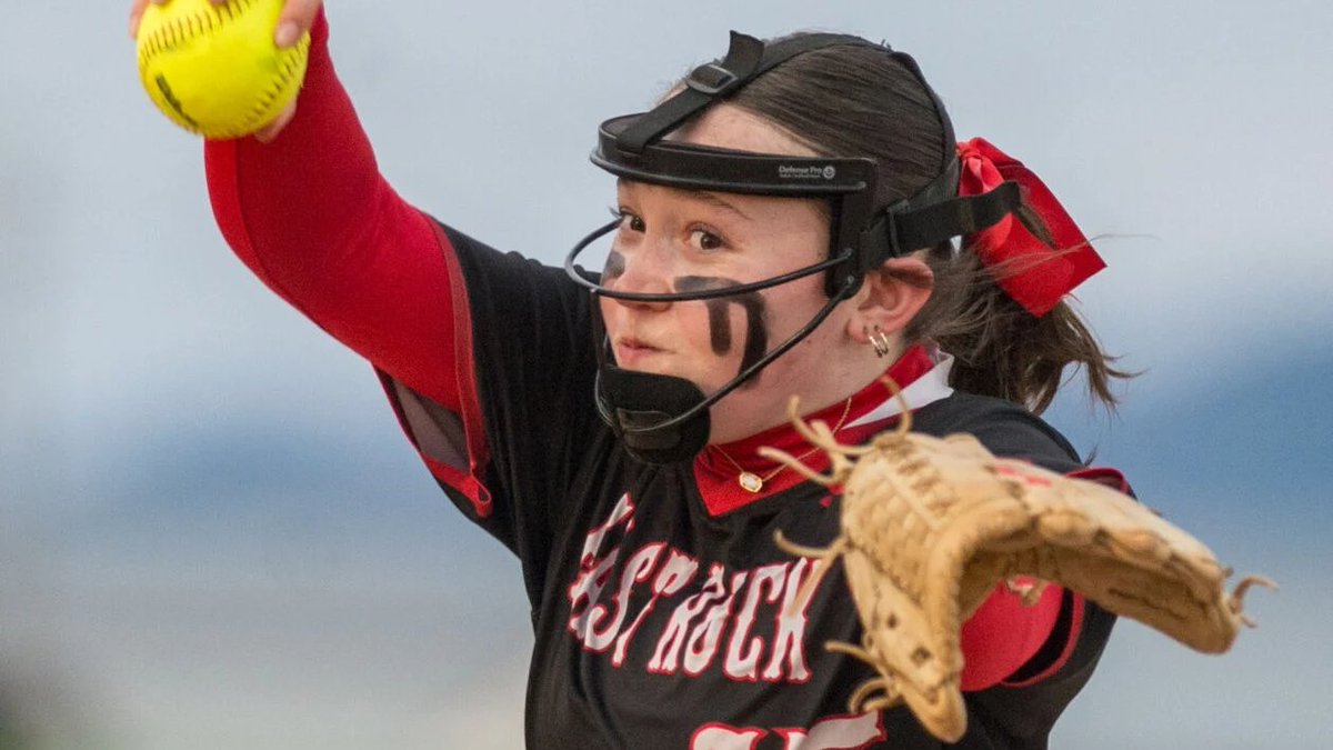 VTCody's tweet photo. East Rockingham softball snapped a two-game skid with a win over Harrisonburg on Tuesday: https://t.co/VNM0krjBdz https://t.co/wCyy3XWfP1
