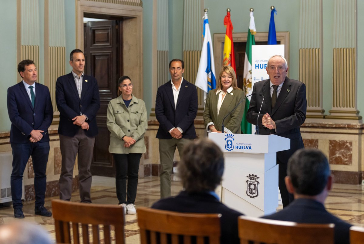🎾Paula Badosa y Stéfanos Tsitsipás cabezas de cartel del centenario de la Copa del Rey de Tenis.

👉Entre las novedades hay que señalar que este año pasará a celebrarse en el Pabellón de Deportes Carolina Marín sobre una superficie de pista rápida.

🔗 acortar.link/3xPVg6