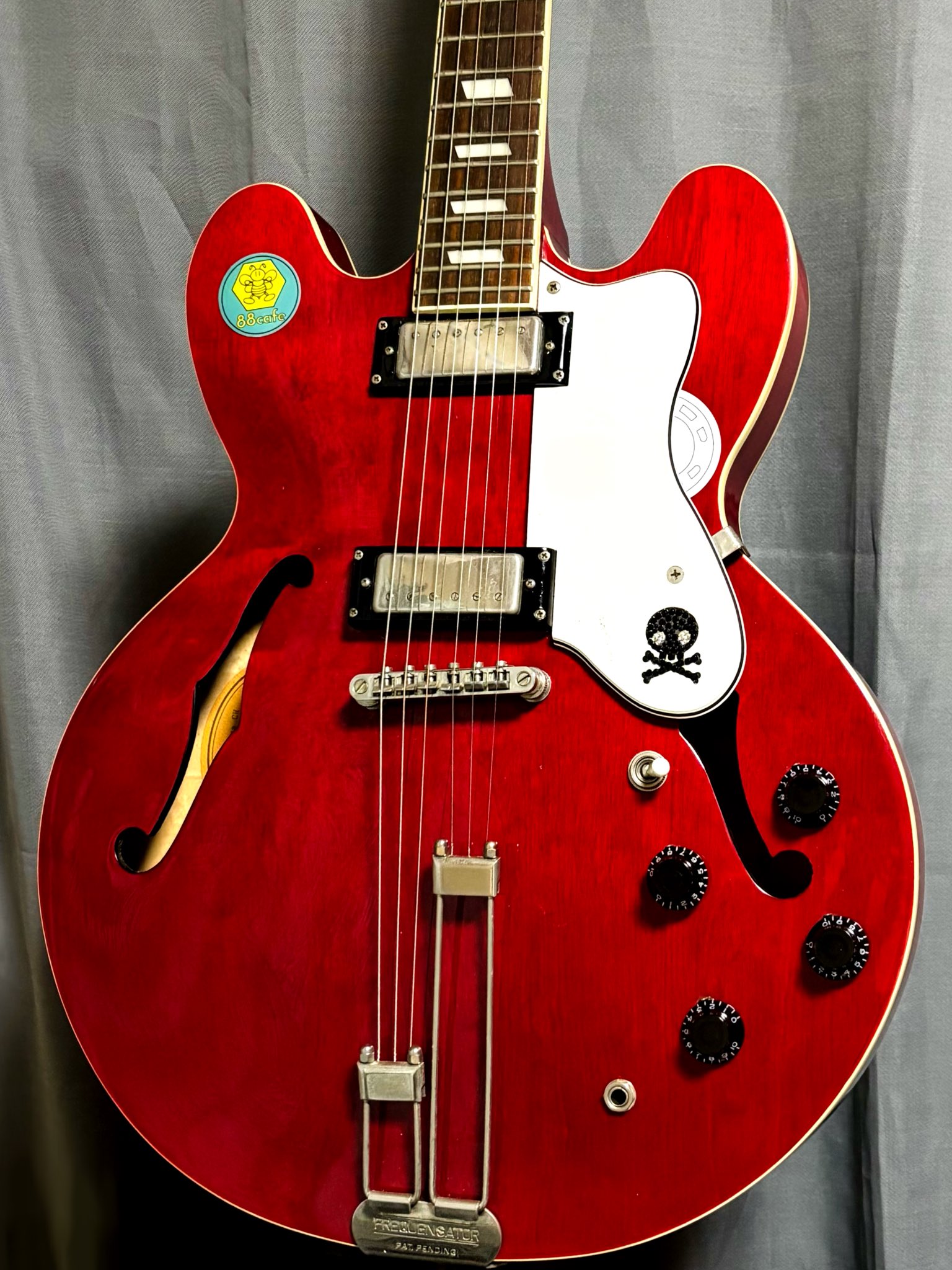 秋セール 見たことがあるようなギターです❗ モッキンバードじゃないけど… slide_0.jpg