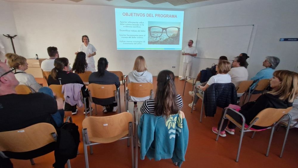📰La nueva Unidad de afrontamiento activo del dolor crónico estrena terapia grupal en Ponferrada.
👉Una docena de pacientes participan en las sesiones de fisioterapia del Centro de Salud Ponferrada IV para mejorar su funcionalidad y calidad de vida lanuevacronica.com/el-bierzo/nuev… 
#UDO