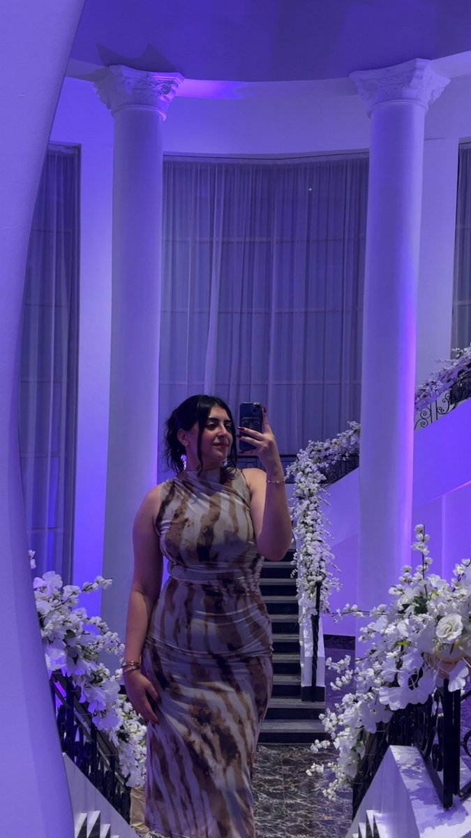 _B0NS_'s tweet photo. Glamour 🐅 https://t.co/n5MEJzpvSs