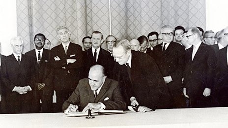 Ireland played a key role in the creation of the NPT—the cornerstone of the global nuclear disarmament and non-proliferation regime—and continues to champion nuclear disarmament. 🇮🇪🕊️

Read more here ➡️ bit.ly/IEandDisarmame…