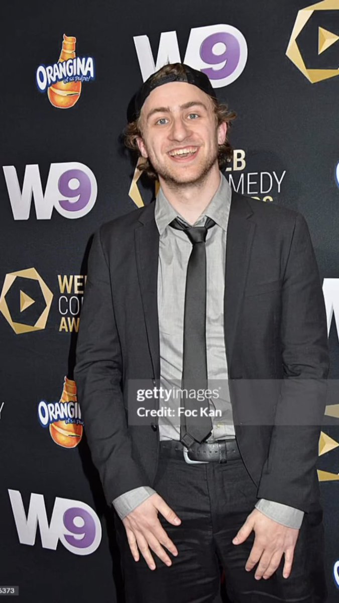 jeunelouiis's tweet image. Le Floodcast c'est donc fini... 
merci à ces deux boss pour tout ce divertissement