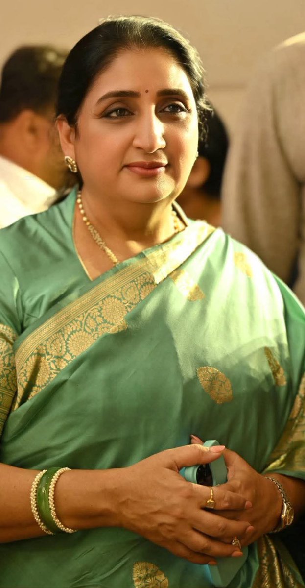 राष्ट्रवादी कांग्रेस पार्टी के सांसद श्रीमती सुनैत्रा पवार जी को संसद की महिला सशक्तिकरण समिति में सदस्य के रूप में नियुक्त किए जाने पर हार्दिक बधाई। 

यह विश्वास है कि आपके दूरदर्शी नेतृत्व में देश की महिलाओं के उत्थान और सशक्तिकरण की दिशा में महत्वपूर्ण निर्णय लिए जाएंगे और