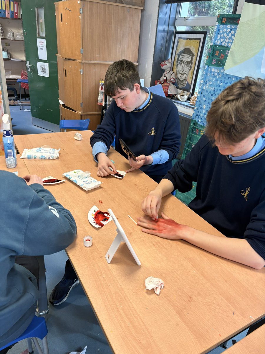 Transition Years enjoyed a SFX makeup workshop this morning! They learned how to create realistic bruising, cuts, nosebleeds &amp; even applying prosthetics and shards of glass! 🩸

Thanks so much to our special effects master Amanda for the amazing workshop! <a href="/moylepark/">Moyle Park College</a>