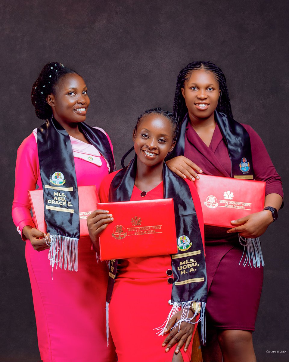 EyareGrace's tweet image. What began as a quiet dream became reality — I’ve been inducted into the Medical Laboratory Science Council of Nigeria! It wasn’t easy, but I pressed through regardless. Grateful for the grace, growth, and support that carried me.
#InductionDay #MLSCN #DiaryOfANigerianStudent