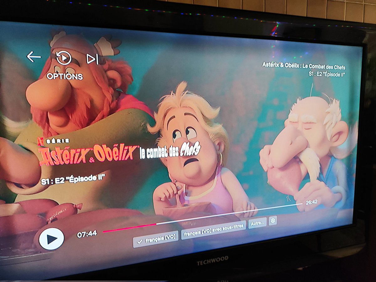 Je regarde la série Astérix et Obélix - le combat des Chefs sur @Netflix depuis aujourd'hui.

 J'ai remarqué qu'à chaque fois qu'un personnage mange, ce qu'il mange reste entier et n'est pas attaqué par les crocs.