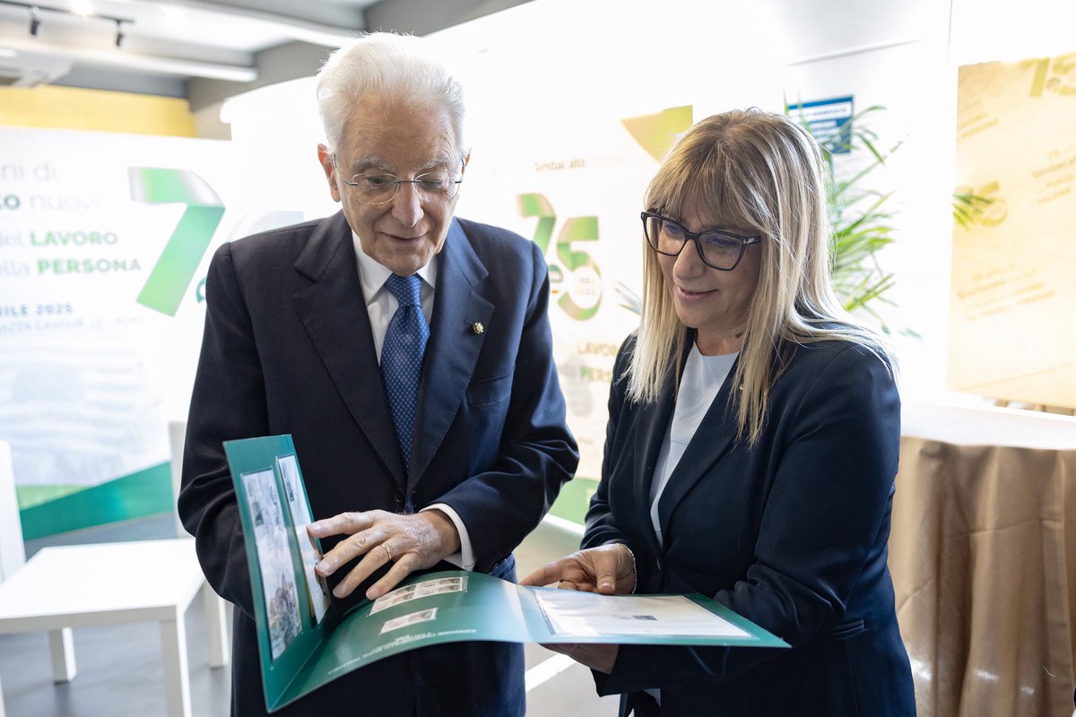 Quirinale's tweet photo. Il Presidente Mattarella ha partecipato alla cerimonia per il 75° anniversario di fondazione della CISL

Il video: https://t.co/scB3iIhUPe https://t.co/TkZO80fJtJ