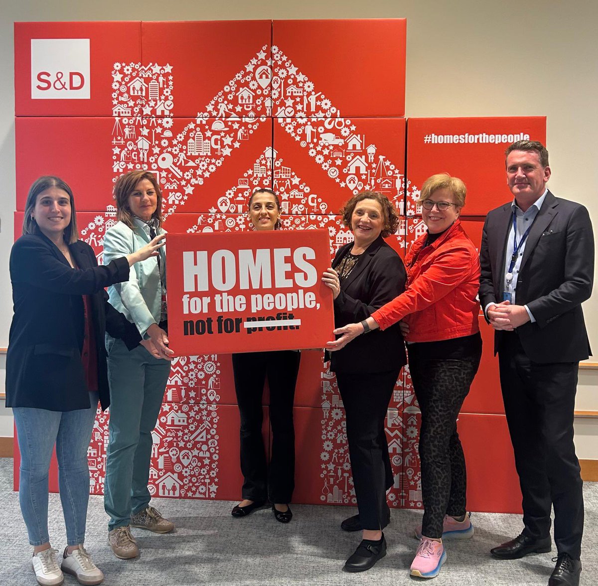 S&D Group (@theprogressives) on Twitter photo Our cities are for living - not just for visiting.
Short-term rentals must be regulated and limited to ensure homes for local residents.
Today, we are tackling this burning issue with <a href="/IUT_Official/">International Union of Tenants</a> and <a href="/Wien_Haus_EU/">Vienna House BXL</a>.
<a href="/gabischoff/">Gaby Bischoff 🇪🇺</a> Our cities are for living - not just for visiting.
Short-term rentals must be regulated and limited to ensure homes for local residents.
Today, we are tackling this burning issue with <a href="/IUT_Official/">International Union of Tenants</a> and <a href="/Wien_Haus_EU/">Vienna House BXL</a>.
<a href="/gabischoff/">Gaby Bischoff 🇪🇺</a>