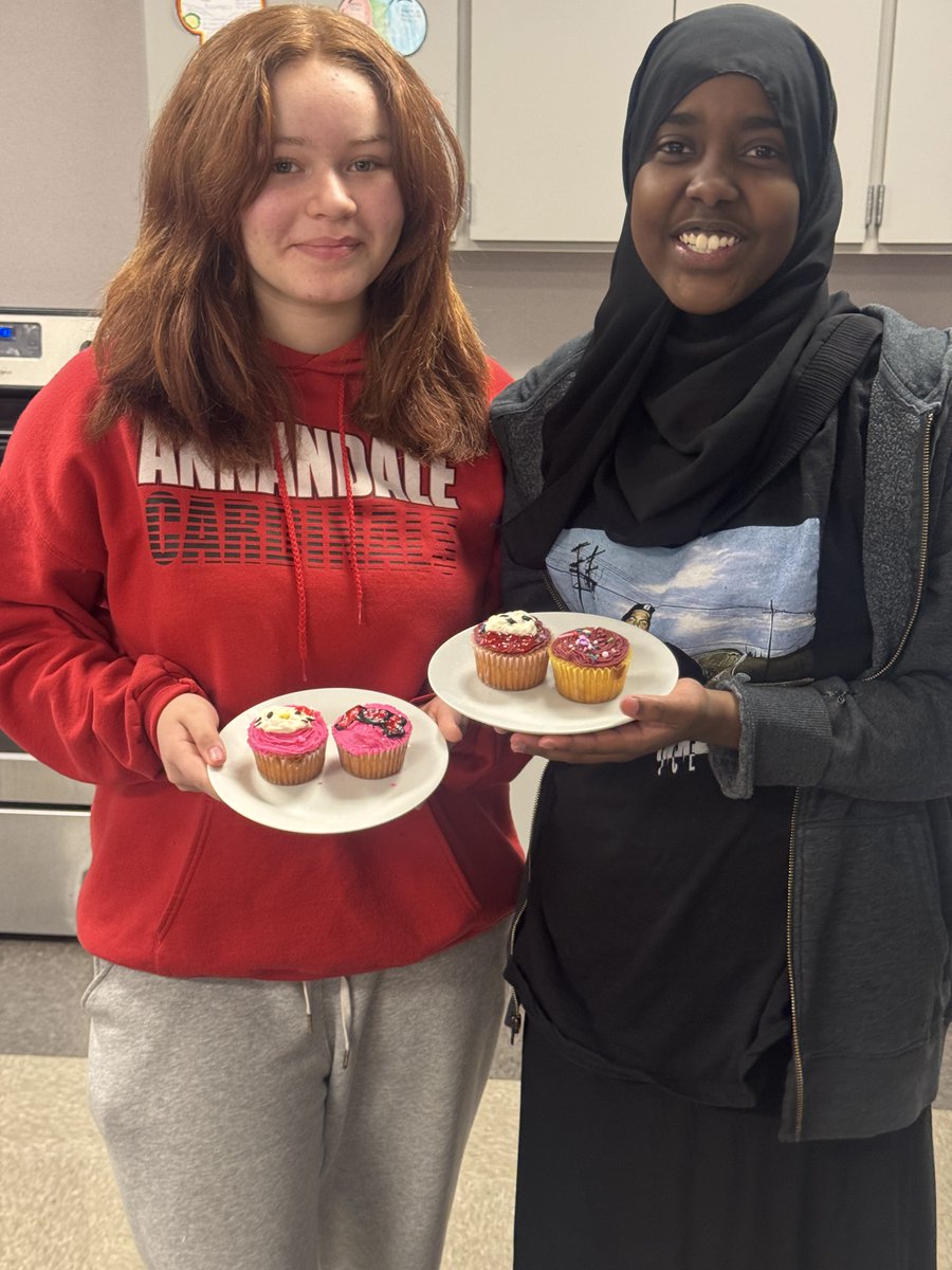 bmssteam's tweet image. Amazing and creative cakes and cupcakes from our 7th and 8th graders! #engineeringdesignprocess #ainsteam