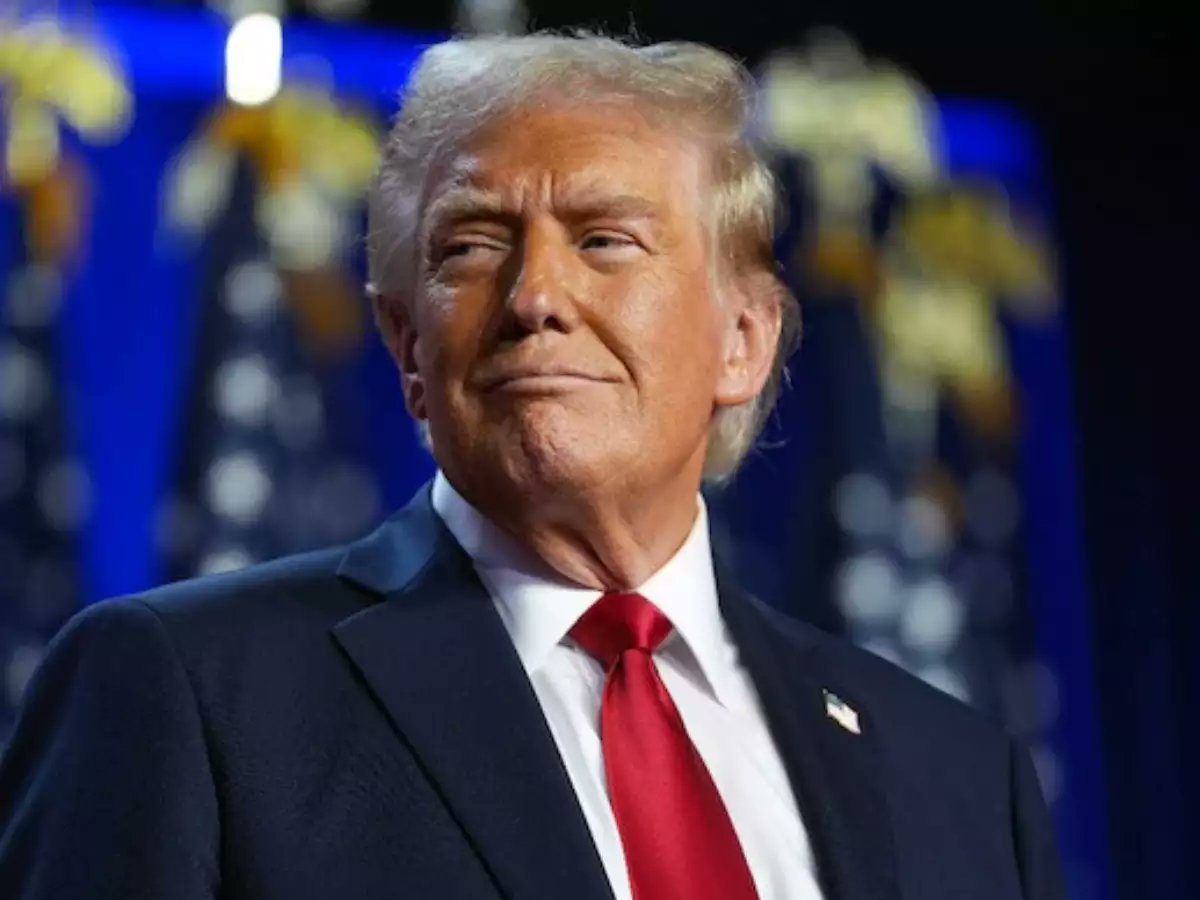 BIZBoost's tweet image. 📦 Amazon is adding &quot;tariff price&quot; tags to show what Trump’s trade moves are really costing shoppers.

Some call it transparency. Others call it political.

Either way - would you want to see what your products are really priced without tariffs?

#Amazon  #TariffSolutions…