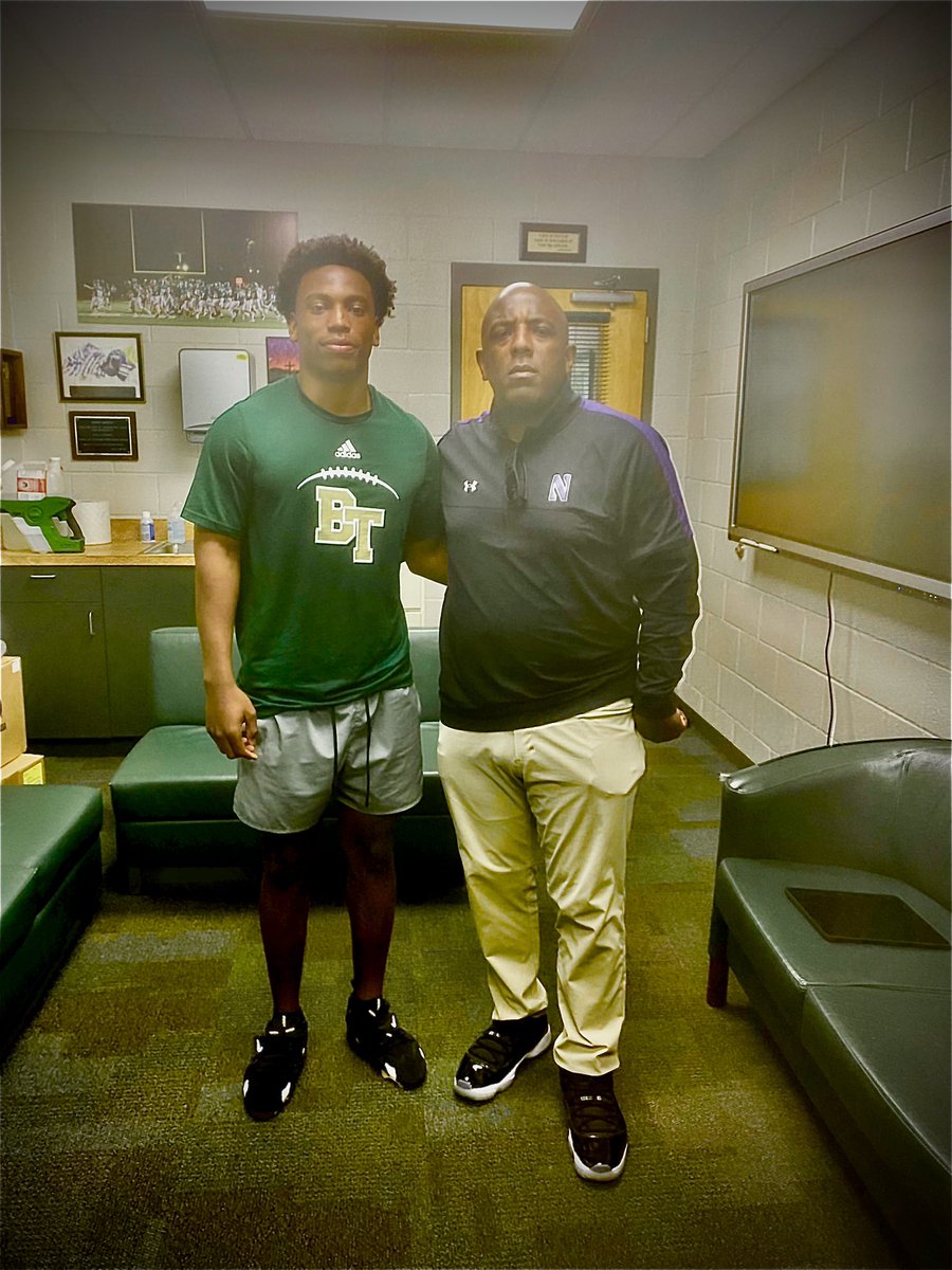 AHMONTAE_2THORO's tweet image. THANKS @CoachAT23 FOR BEING A MAN OF YOUR WORD AND COMING DOWN TO PUT A FACE TO A NAME, DEFINITELY LOOKING FORWARD TO SEEING YOU AGAIN SOONER THAN LATER #GOCATS #B1GCATS #FIREGRAGG #FIRESCHILL @NUFBRecruiting  @CoachEdDudley63 @gdudley18 @bsa28_ @RecruitGeorgia @NEGARecruits
