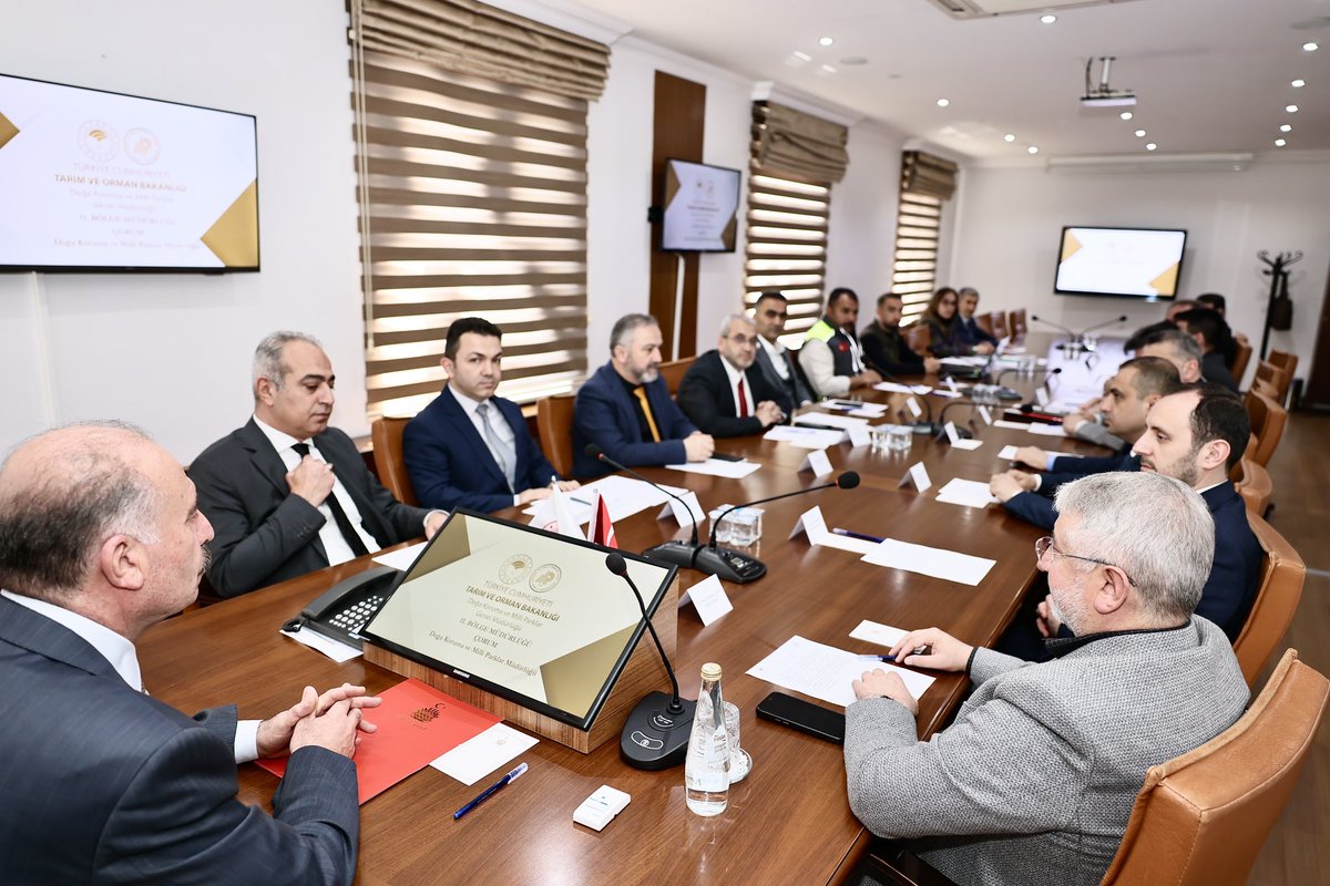 İl Hayvanları Koruma Kurulu Toplandı

İl Hayvanları Koruma Kurulu Toplantısı, Valimiz Sayın Ali Çalgan başkanlığında, Valilik Toplantı Salonunda gerçekleştirildi. Toplantıya, Belediye Başkanı Dr. Halil İbrahim Aşgın, Vali Yardımcısı Muhammed Gürbüz, kurum temsilcileri ve STK