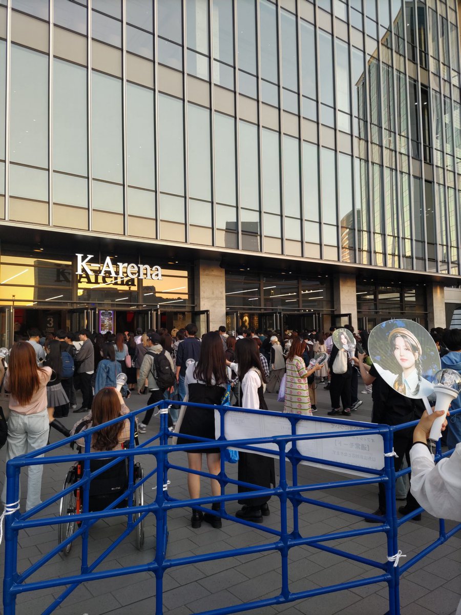 SSE_2008's tweet photo. 2025 IVE THE 3RD FAN CONCERT
＜IVE SCOUT＞
in YOKOHAMA 🏕 DAY 2  

トンカツとつけ麺が食べたくなった🤤
チーズフォンデュも良いよね

昔聴いていた魔法少女を見れて大満足
あ〜みんな可愛かった💫
#IVE #아이브 #アイヴ
#IVE_SCOUT https://t.co/50sWRieT9V