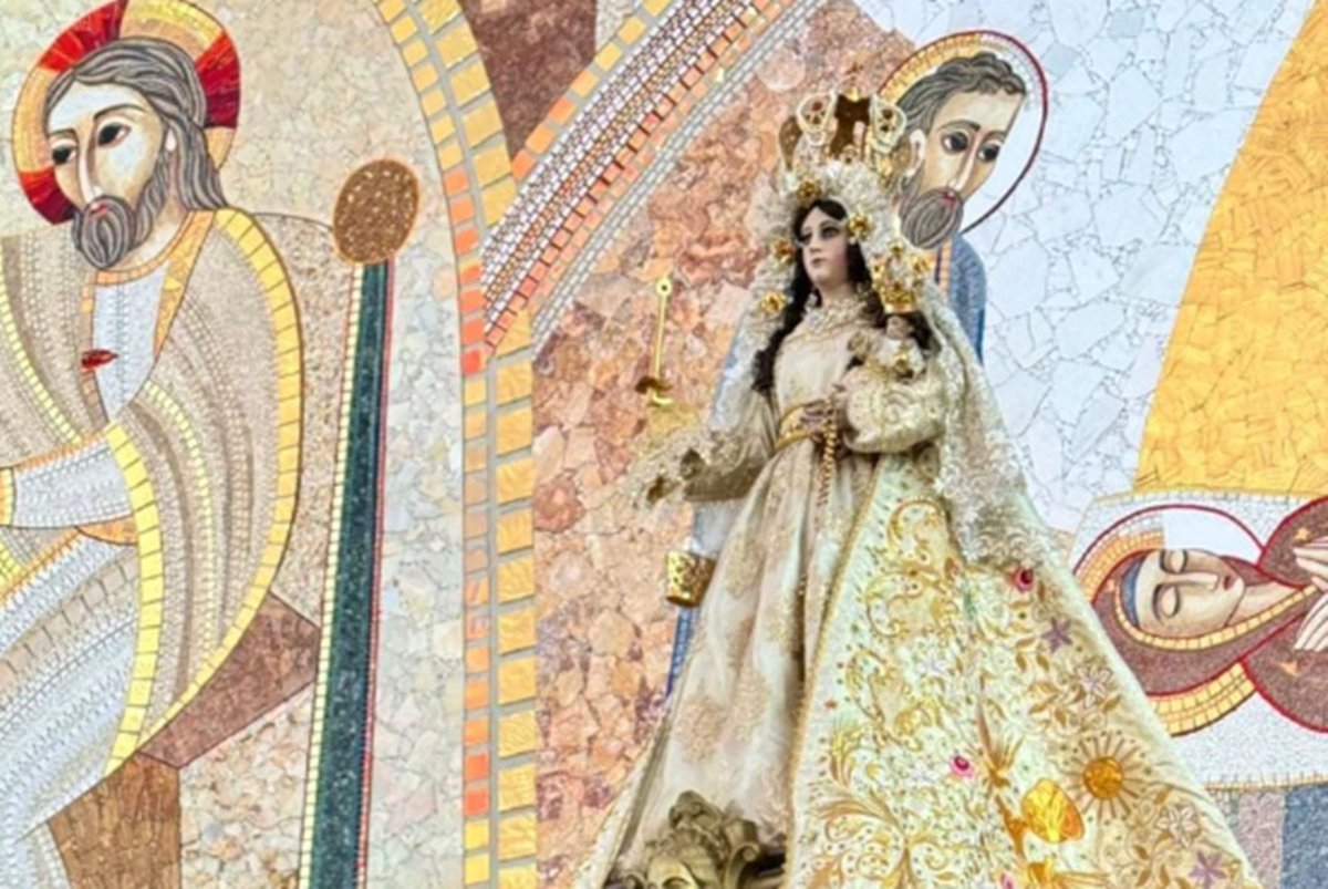 Agencia_Andina's tweet photo. 🎉 ¿Qué representa la Virgen de Chapi para los arequipeños y qué tradiciones hay en su fiesta? https://t.co/g4lptHXDsG 

El enorme fervor católico que se aprecia en esta celebración le valió, en el año 2012, el reconocimiento de Patrimonio Cultural de la Nación. https://t.co/FIEGQPpg7F