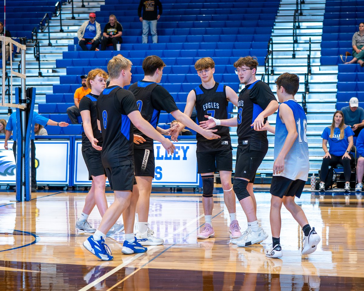 Hoyt brothers thrive in first season, help Eagles beat Raytown in three sets

grainvalleynews.com/news/hoyt-brot…

Story by <a href="/MSmith2324/">Michael Edward</a> ; photos by <a href="/PhotoRainey/">David Rainey</a> .