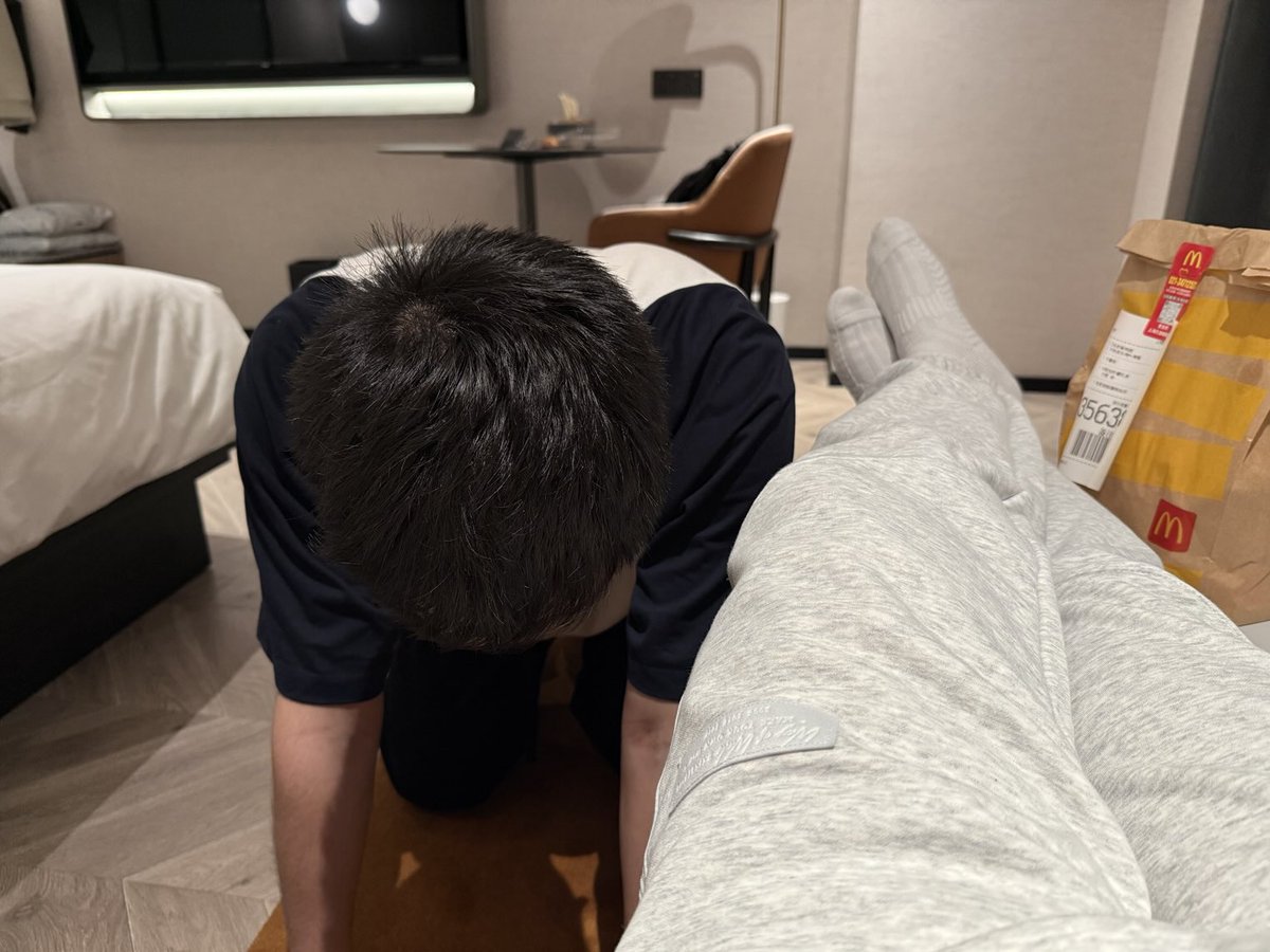 这是谁的小🐶啊🤔