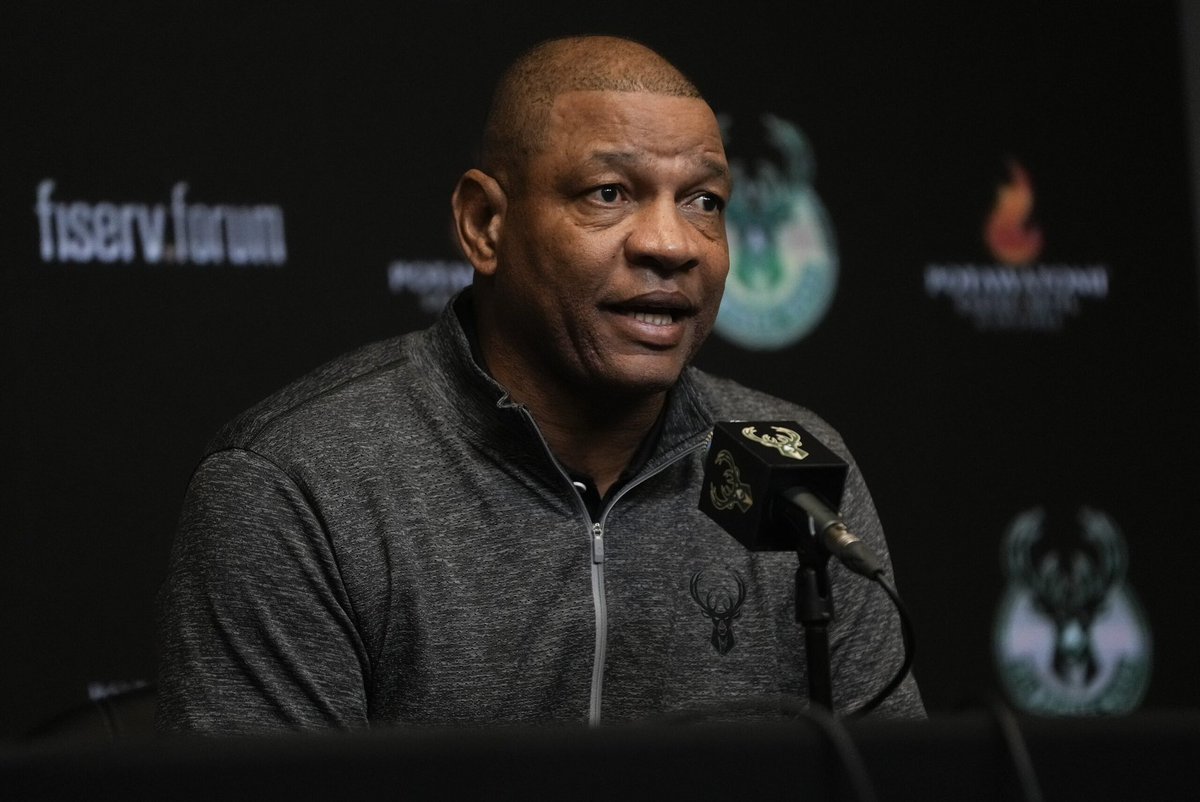 djvictman's tweet photo. EL PEOR MANAGER DE LA NBA
Doc Rivers
@DocRivers MALO DESDE ORLANDO https://t.co/9PKiWbfYLJ
