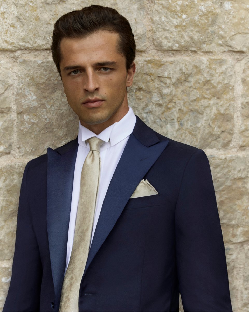 A well-cut suit never goes out of style. 
Discover the art of tailoring in our Corneliani Code collection.⁠ ⁠ 

#Corneliani #Suit #MadeinItaly #MensStyle⁠ #SS25 #Menswear