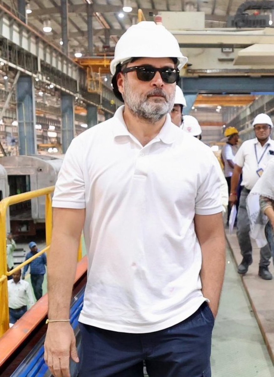 Pnu_ChoudharY's tweet image. जीत मुबारक @RahulGandhi जी,
अभी तो ये अंगड़ाई है 
आगे और लड़ाई है.

जाति जनगणना भी होगी और आबादी के हिसाब से हिस्सेदारी भी तय होगी।
#CasteCensus #जाति_जनगणना