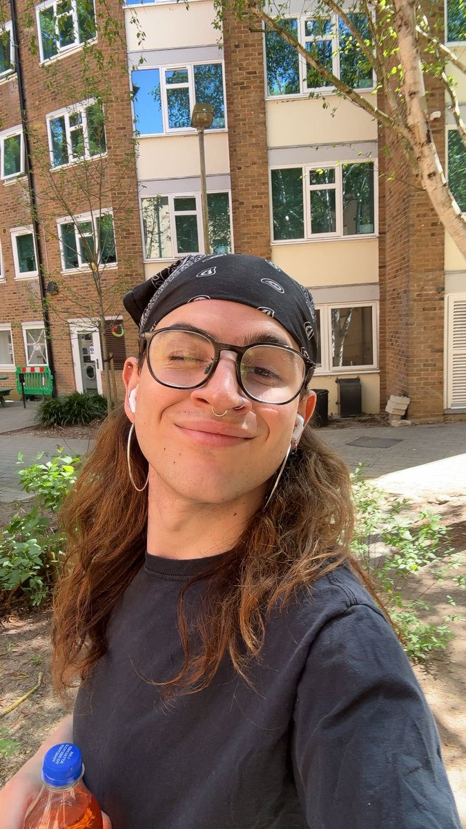 sincerely_evan's tweet photo. BLINK THREE TIMES WHEN YOU FEEL IT KICKIN IN !!!!!! https://t.co/XVSbKAWnBC