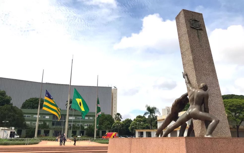 g1goias's tweet photo. Dia do Trabalho: veja o que abre e o que fecha em Goiânia ==> https://t.co/6E0qmA0jUH #g1go #economia #abreefecha #DiadoTrabalhador #pontofacultativo #Goiás #Goiânia https://t.co/AClFE9AXGX
