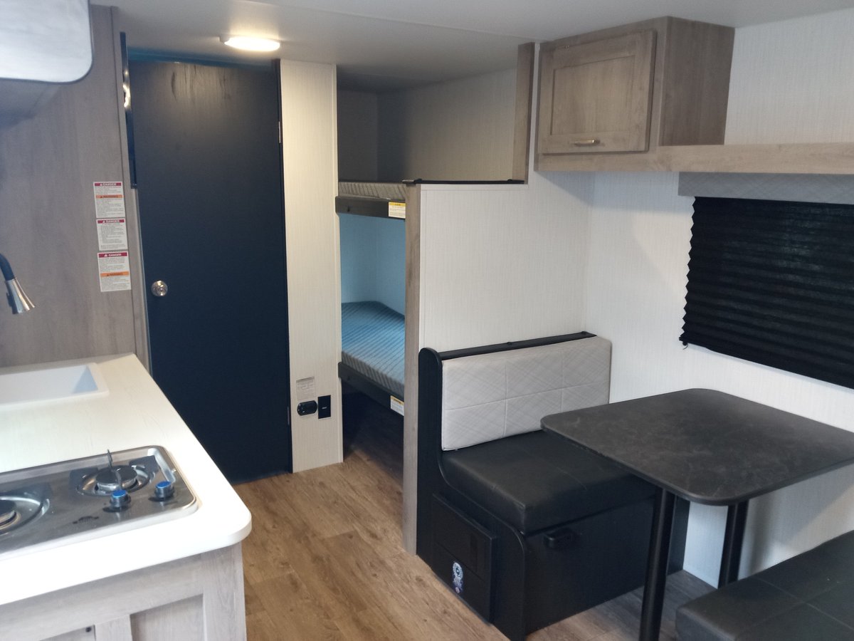 M60RV's tweet photo. There are price drops and there are #PRICEDROPS! #Spring is coming, we need to clear the lot for new inventory!
2025 Cruiser RV Avenir 17 BH, stock #9373, MSRP $17,788, NOW Only $11,000!
#FinancingAvailable!
Call OR Text us 269-707-9220 before it's gone!
https://t.co/eGvOLOUihv https://t.co/7ViCraByq8