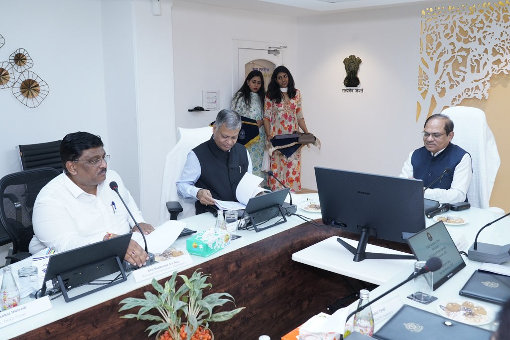 cbic_india's tweet photo. Chairman @cbic_india Sh. Sanjay Kumar Agarwal, along with Zonal Member Sh. Yogendra Garg, took a review meeting of @cgstvdrzone , DGGI Surat and @NacinVadodara regarding key performance indicators. 

Chairman emphasized to innovate solutions to the problem specific to local issues, improve efficiency  and tech savvy to improve ease of doing business. 

Meeting was attended by Chief Commisioner @cgstvdrzone Sh. Rajeev Gupta and other senior officers of the zone.