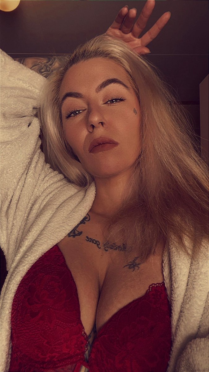 VRhotmama's tweet photo. Come say hi! 🤭 https://t.co/RHUEMqmZ3z