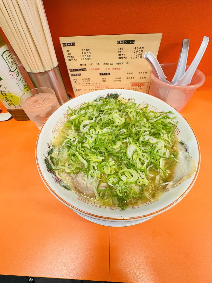 久しぶりの山さん
有名になり行列が出来ていました。