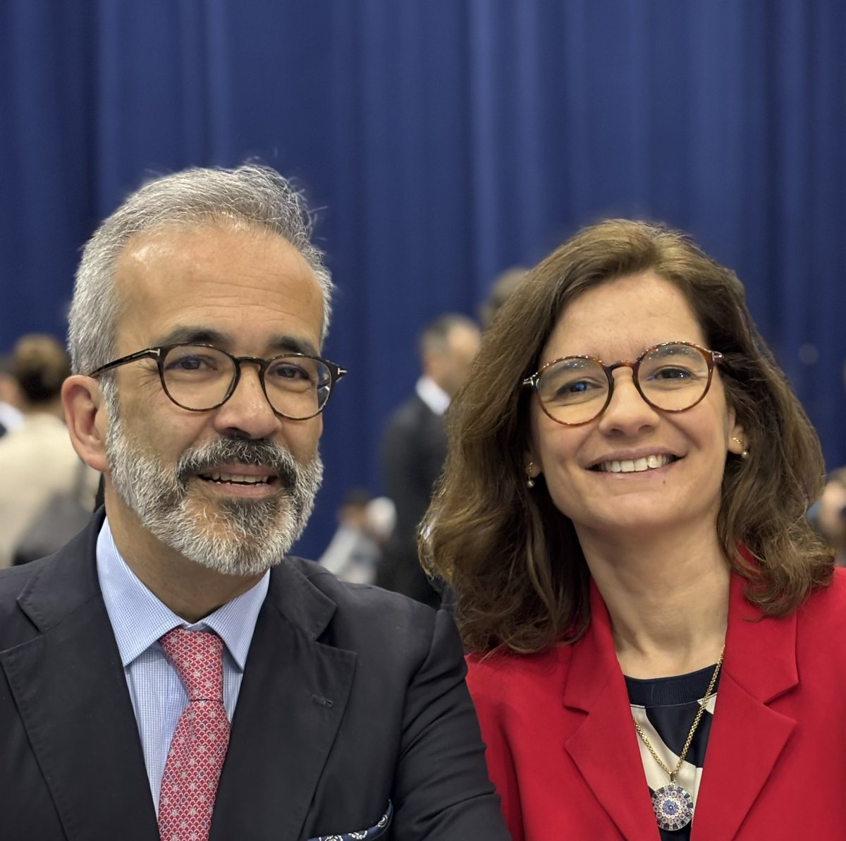 No Congresso do <a href="/EPPGroup/">EPP Group</a> em Valência elegemos o <a href="/PauloRangel_pt/">Paulo Rangel</a> como Vice-Presidente do grupo. A sua experiência europeia e internacional e o seu conhecimento do Partido Popular Europeu é uma grande mais valia para 🇵🇹 e para a 🇪🇺.