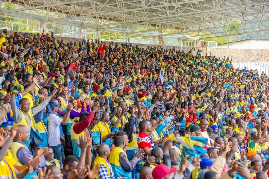 Inkuru nziza Abamotari batahanye, ni uko nta mumotari uzongera gucibwa mande arenze ibihumbi 10 Frw ku makosa bakorera mu muhanda nk’uko byemejwe na afande CG Félix Namuhoranye uyobora Polisi y’u Rwanda.