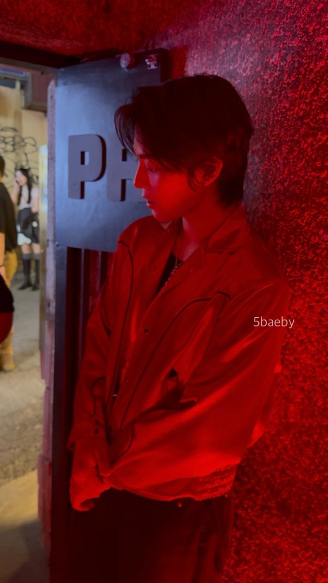 5baeby's tweet photo. #배진영.....˶ෆ 
여기 재미없지 나갈까 https://t.co/fLycyLNMQ0