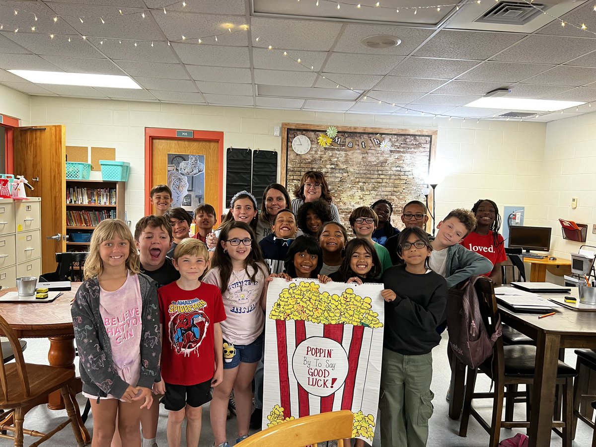 Tell me you have the BEST school family without telling me. <a href="/TimbercrestElem/">Timbercrest Elementary School</a> is FAMILY!! Thank you to Mrs. Iorio’s class for helping to hype us up for testing tomorrow! 💚