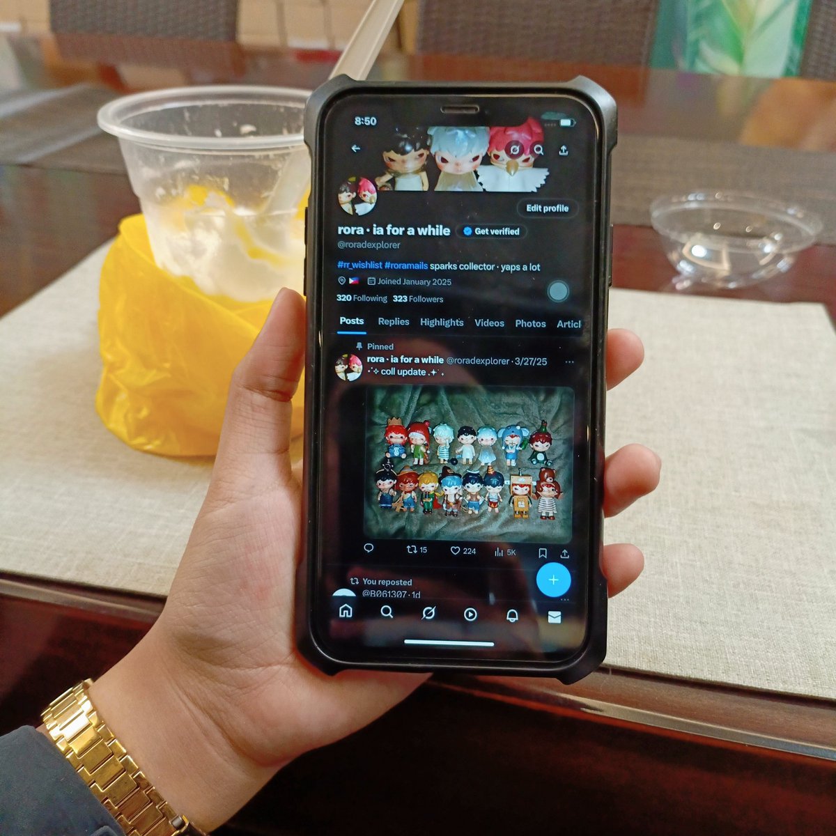 roradexplorer's tweet photo. #roramails 
ᯓ from @4lifersenhypen

yezz! may spare phone na ako >< thanks to azi for the vv smooth transaction! pati na rin sa free na tatlong damit at shoe box HAHAHAHSHSHSHS 

#from4lifersenhypen https://t.co/6ZT69cIolh