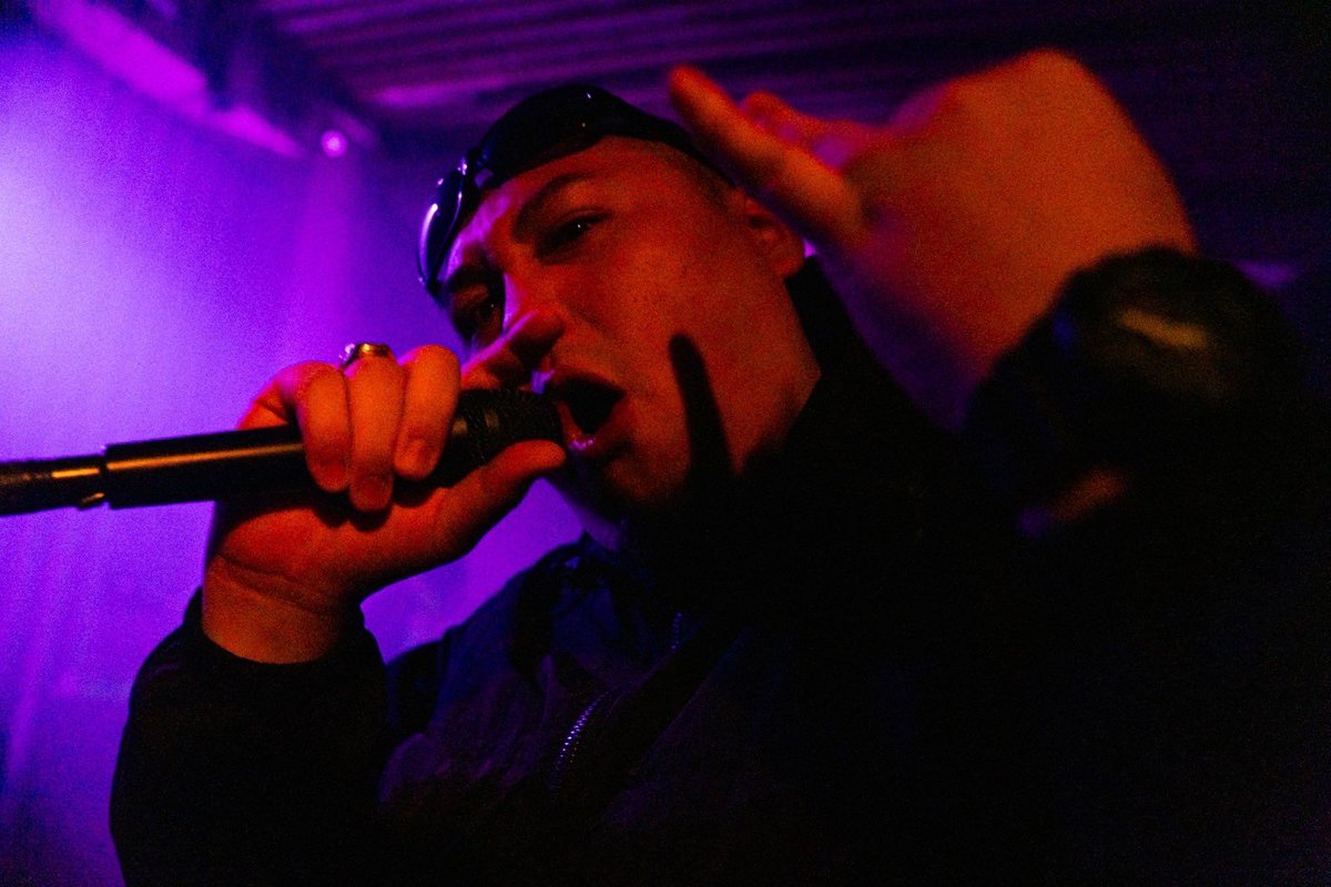 【拡散希望】
イベントオーガナイザー様各位

LIVEに関しまして。
6月以降のブッキング受付を始めます。
日頃より最高なパーティーを作り上げてるオーガナイザーやプロモーターの皆さん、
ご連絡お待ちしております。

皆さんの地元やパーティーで是非LIVEさせてください🙏🔥

📸：<a href="/shinta_perlife/">山口慎太</a>