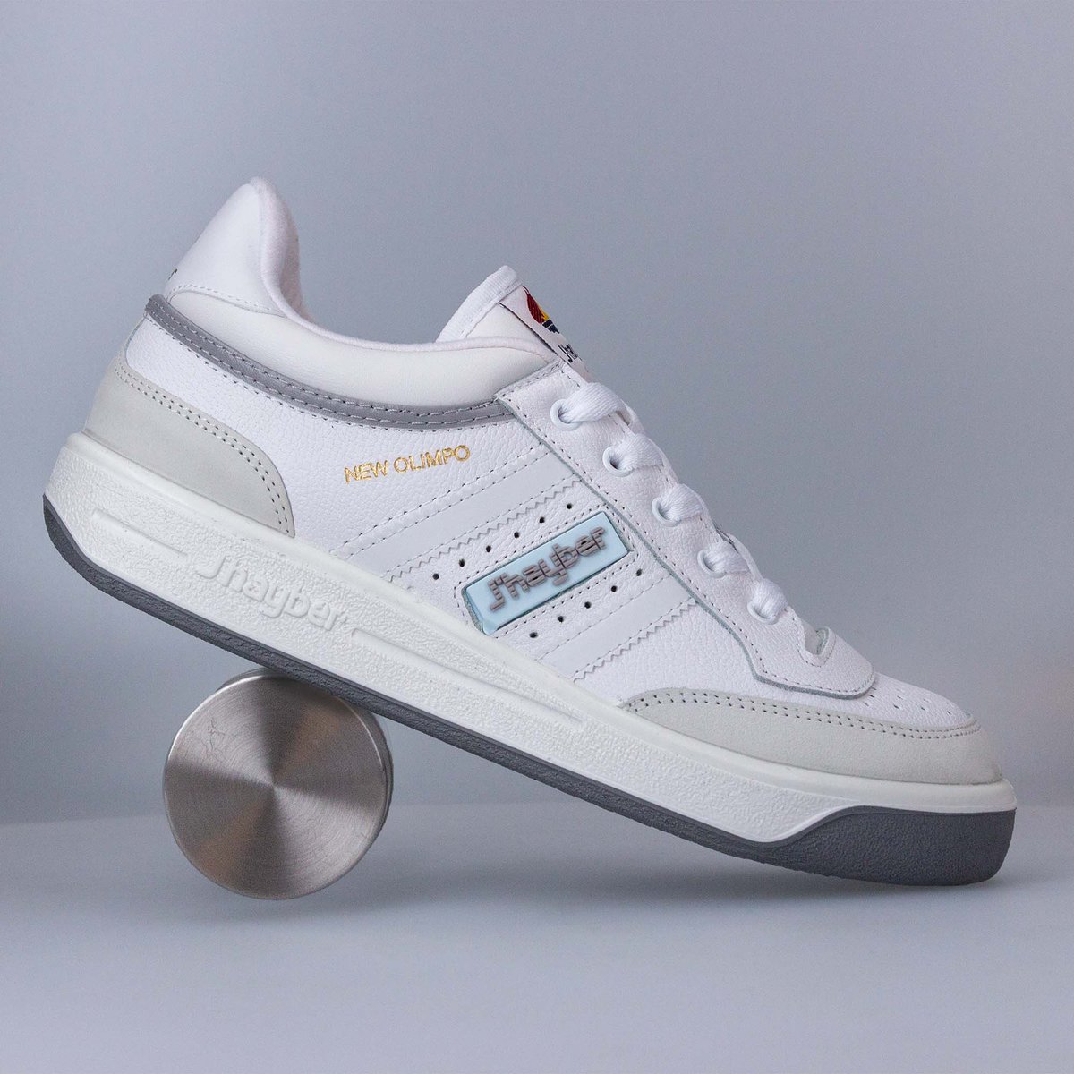 NEW OLIMPO 🔥 Diseño retro, espíritu urbano. Zapatillas hechas en España con la calidad de siempre. ¿Quién necesita unas? ☝️

➡️ Encuéntralas en puntos de venta y en jhayber.com

#Jhayber #Olimpos #ManténLaLlama #MadeInSpain #NewOlimpo