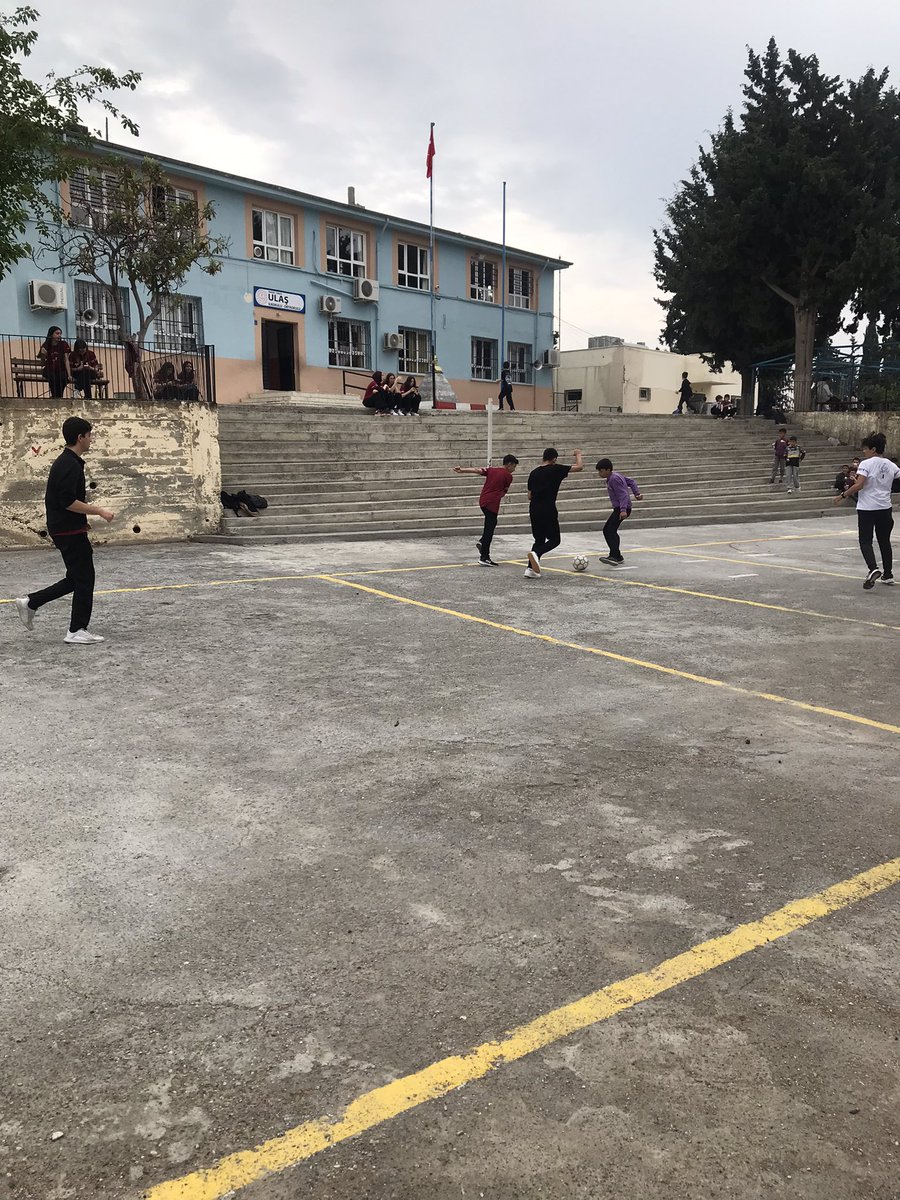 “HER SINIFIN BİR KÖY OKULU KARDEŞİ OLSUN” projesi kapsamında 10/E sınıfımızla Ulaş İlkokulu/Ortaokulu öğrencileri kardeşlerimizi ziyaret ettik.