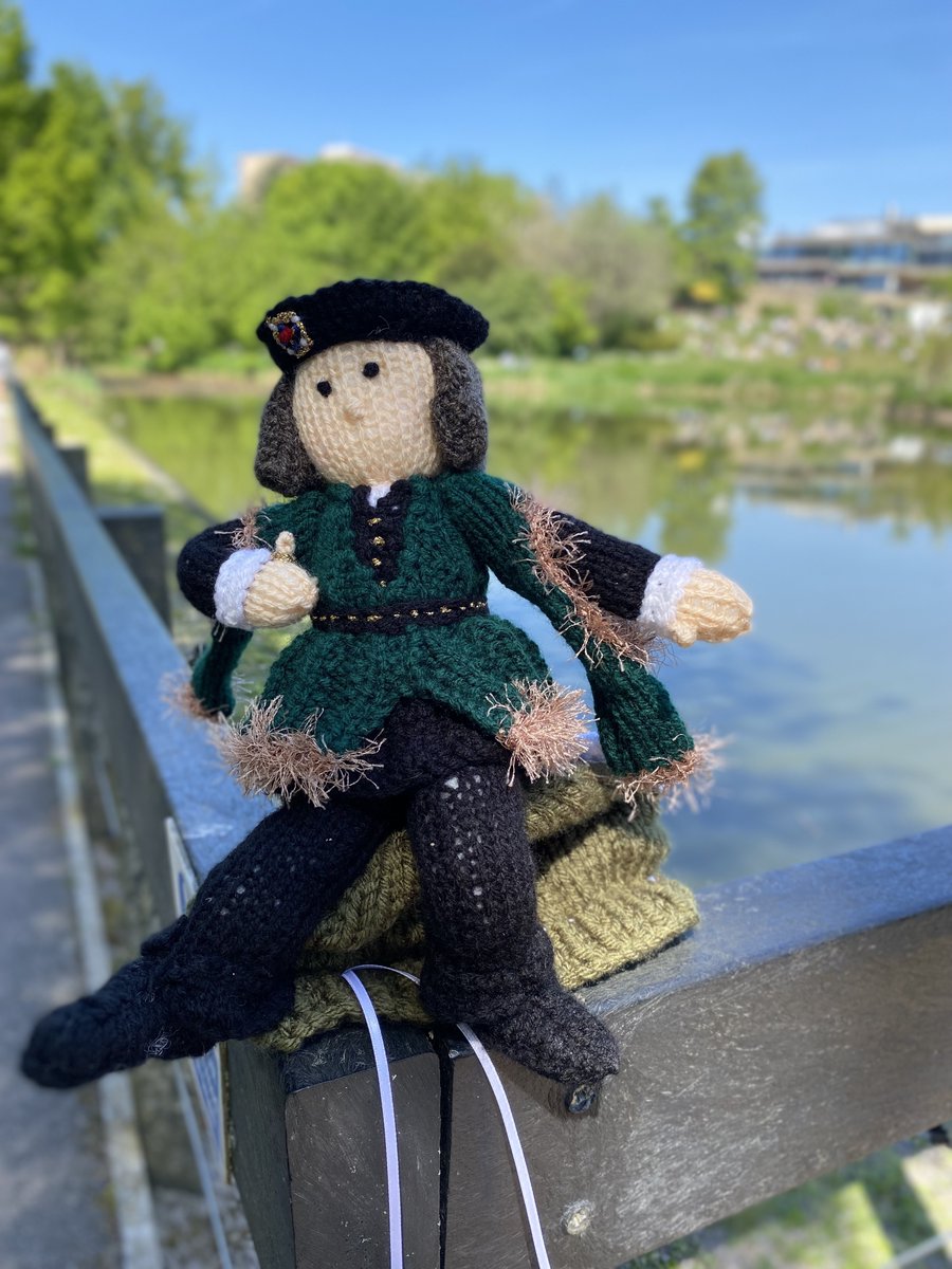 Turi__King's tweet image. You will not believe what arrived today! Squeak! Nothing less than #SystonKnittingBanxy's @richard_third! He's amazing! So touched! Have taken him to see @UniofBath campus & @MilnerCentre. He now has pride of place on my desk! 😍
@Ady_Dayman @9amben @bbcemt @banksy