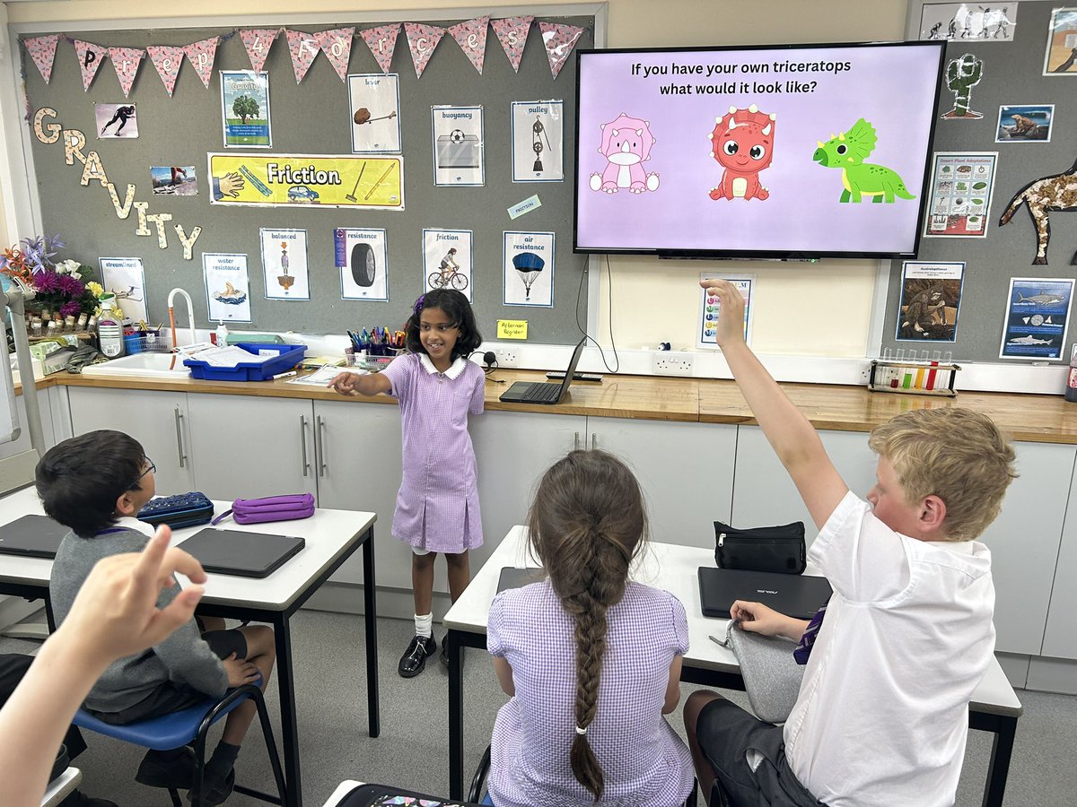 This P3 pupil would make a great science teacher @EPShead #EPSInspire