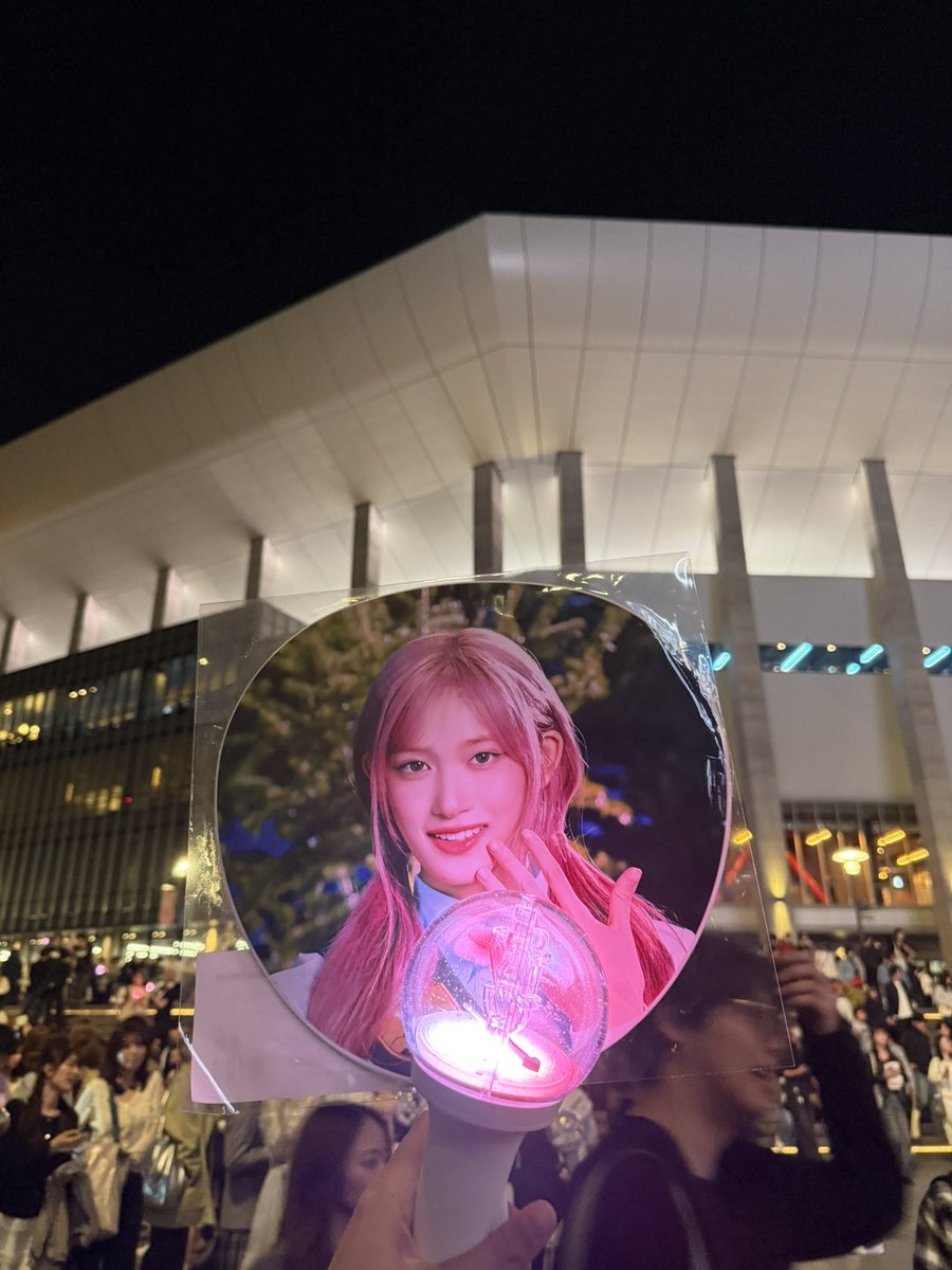 LEESEO_chan's tweet photo. ほんとに最高すぎました
1列目で結構見れた！😭
東京ドームお願いします！

#IVE_SCOUT  #IVE  #LEESEO https://t.co/PTswuy7luk